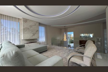 Casa de condomínio à venda com 516m², 4 quartos e 4 vagas