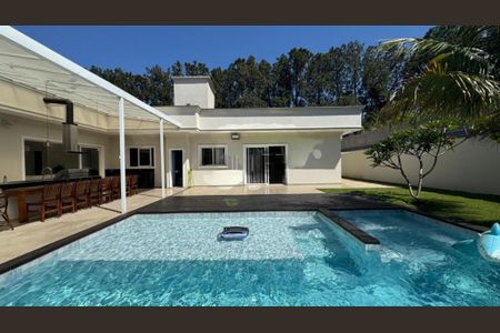 Casa de condomínio à venda com 516m², 4 quartos e 4 vagas