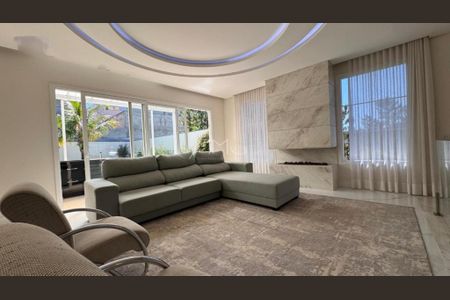 Casa de condomínio à venda com 516m², 4 quartos e 4 vagas