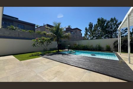 Casa de condomínio à venda com 516m², 4 quartos e 4 vagas