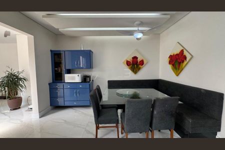 Casa de condomínio à venda com 516m², 4 quartos e 4 vagas