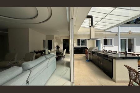 Casa de condomínio à venda com 516m², 4 quartos e 4 vagas