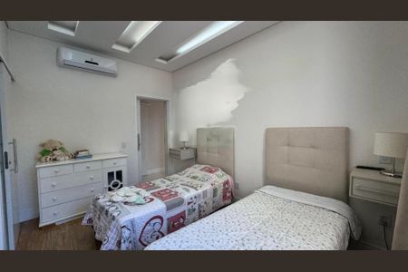 Casa de condomínio à venda com 516m², 4 quartos e 4 vagas