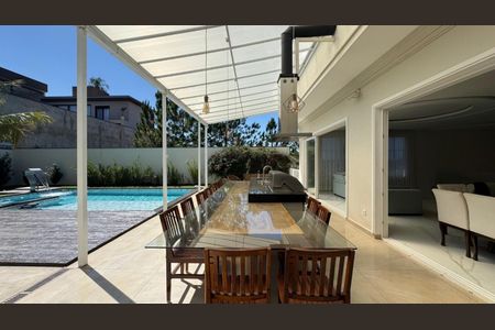 Casa de condomínio à venda com 516m², 4 quartos e 4 vagas