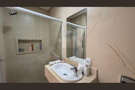 Casa de condomínio à venda com 516m², 4 quartos e 4 vagas