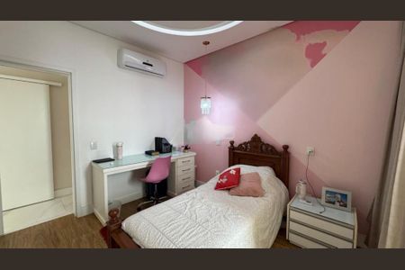Casa de condomínio à venda com 516m², 4 quartos e 4 vagas