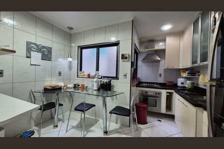 Apartamento à venda com 192m², 3 quartos e 2 vagas Apartamento à venda com 192m², 3 quartos e 2 vagasCozinha