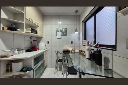 Apartamento à venda com 192m², 3 quartos e 2 vagas Apartamento à venda com 192m², 3 quartos e 2 vagasCozinha
