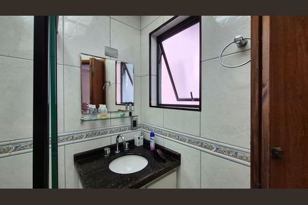 Apartamento à venda com 192m², 3 quartos e 2 vagas Apartamento à venda com 192m², 3 quartos e 2 vagasBanheiro da suíte