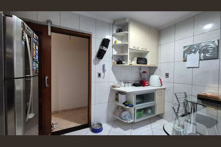 Apartamento à venda com 192m², 3 quartos e 2 vagas Apartamento à venda com 192m², 3 quartos e 2 vagasCozinha