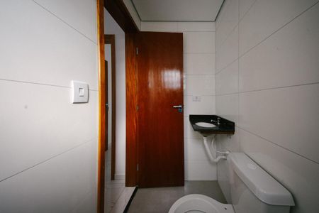 Casa à venda com 41m², 2 quartos e sem vaga Casa à venda com 41m², 2 quartos e sem vagaBanheiro