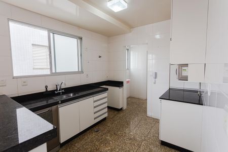 Apartamento para alugar com 110m², 4 quartos e 2 vagasCozinha