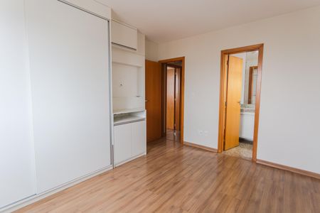 Apartamento para alugar com 110m², 4 quartos e 2 vagasSuíte
