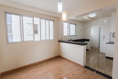 Apartamento para alugar com 110m², 4 quartos e 2 vagasCopa