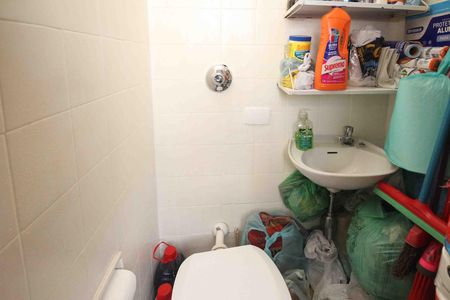Apartamento para alugar com 105m², 2 quartos e 1 vaga Apartamento para alugar com 105m², 2 quartos e 1 vagaBanheiro de serviço