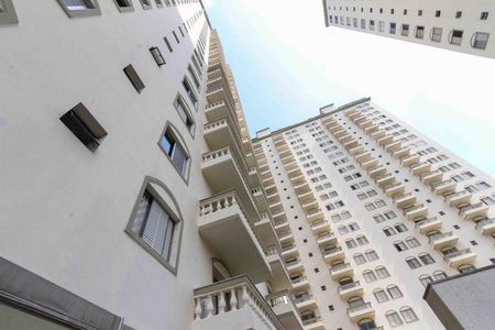 Apartamento para alugar com 105m², 2 quartos e 1 vaga Apartamento para alugar com 105m², 2 quartos e 1 vagaFachada