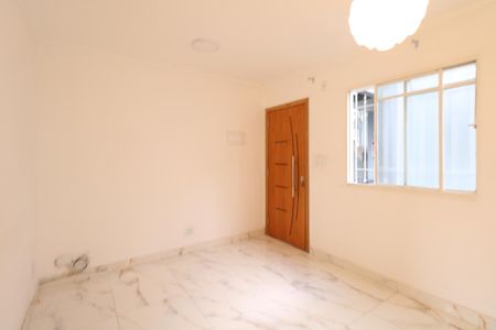 Apartamento para alugar com 43m², 2 quartos e sem vagaSalaSala