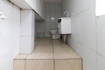 Casa para alugar com 50m², 2 quartos e 1 vaga Casa para alugar com 50m², 2 quartos e 1 vagaBanheiro