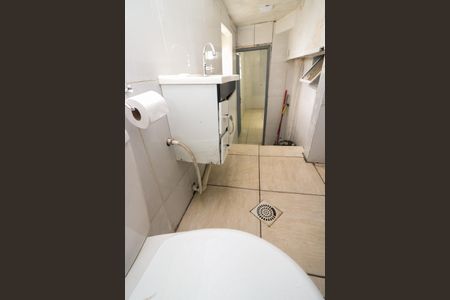 Casa para alugar com 50m², 2 quartos e 1 vaga Casa para alugar com 50m², 2 quartos e 1 vagaBanheiro