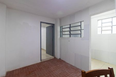 Cozinha e Área de Serviço de casa para alugar com 2 quartos, 50m² em Medianeira, Porto Alegre