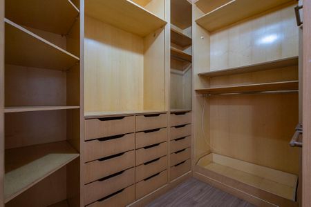 Closet da Suíte de apartamento para alugar com 4 quartos, 214m² em Sumaré, São Paulo