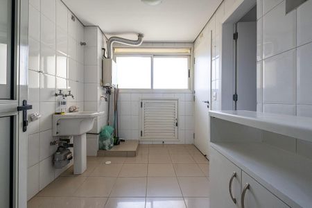 Área de Serviço de apartamento para alugar com 4 quartos, 214m² em Sumaré, São Paulo