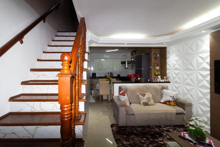 Sala de casa à venda com 3 quartos, 100m² em Fazenda da Juta, São Paulo