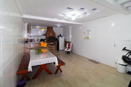 Casa à venda com 100m², 3 quartos e 1 vaga Casa à venda com 100m², 3 quartos e 1 vagaEspaço Gourmet