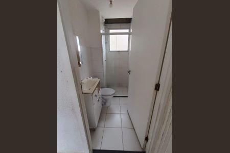 Banheiro 1 de apartamento para alugar com 2 quartos, 42m² em Santos Dumont, São Leopoldo
