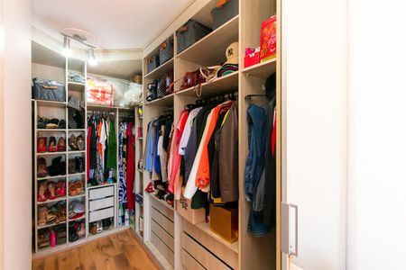 Apartamento à venda com 56m², 3 quartos e 1 vaga Apartamento à venda com 56m², 3 quartos e 1 vagaQuarto 2 - Closet