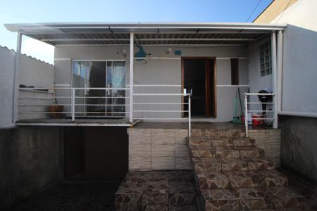 Casa para alugar com 126m², 2 quartos e 1 vagaQuintal