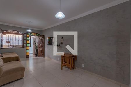 Casa à venda com 87m², 2 quartos e 1 vagaSala