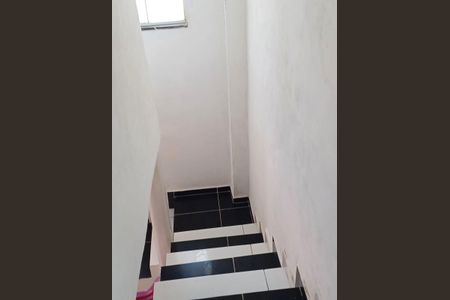 Apartamento para alugar com 96m², 2 quartos e 1 vaga Apartamento para alugar com 96m², 2 quartos e 1 vagaEscada