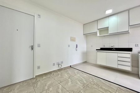 Sala de apartamento para alugar com 2 quartos, 34m² em Jardim Itacolomi, São Paulo