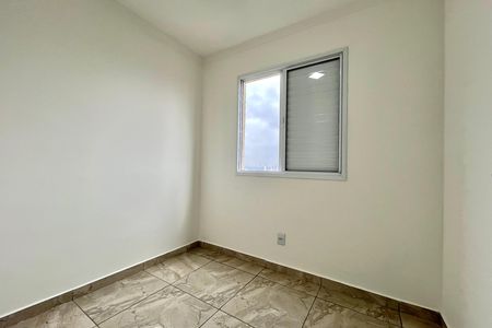 Quarto 2 de apartamento para alugar com 2 quartos, 34m² em Jardim Itacolomi, São Paulo