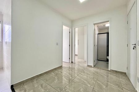 Sala de apartamento para alugar com 2 quartos, 34m² em Jardim Itacolomi, São Paulo