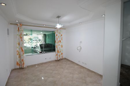 Casa para alugar com 250m², 4 quartos e 2 vagasSala