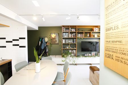 Apartamento para alugar com 110m², 2 quartos e 2 vagasSala