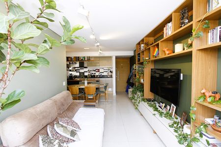 Apartamento para alugar com 110m², 2 quartos e 2 vagasSala