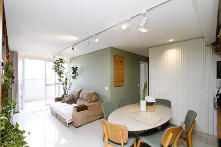 Apartamento para alugar com 110m², 2 quartos e 2 vagasSala
