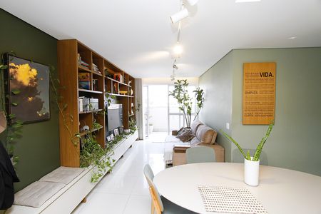 Apartamento para alugar com 110m², 2 quartos e 2 vagasSala