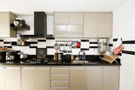 Apartamento para alugar com 110m², 2 quartos e 2 vagasCozinha