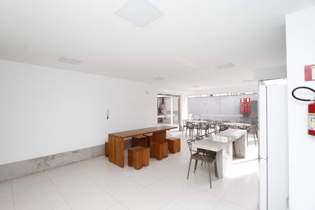 Apartamento para alugar com 110m², 2 quartos e 2 vagasÁrea comum - Salão de festas