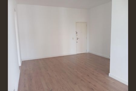 Sala de apartamento para alugar com 1 quarto, 73m² em Barra da Tijuca, Rio de Janeiro