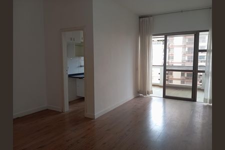 Sala de apartamento para alugar com 1 quarto, 73m² em Barra da Tijuca, Rio de Janeiro