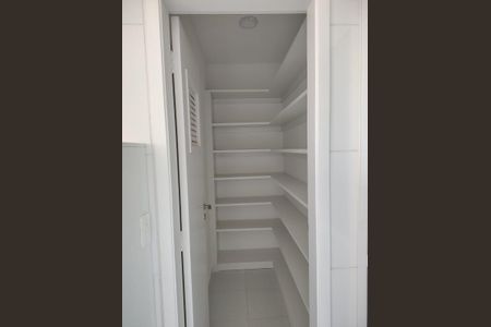 Apartamento à venda com 108m², 4 quartos e 2 vagas Apartamento à venda com 108m², 4 quartos e 2 vagasÁrea de Serviço
