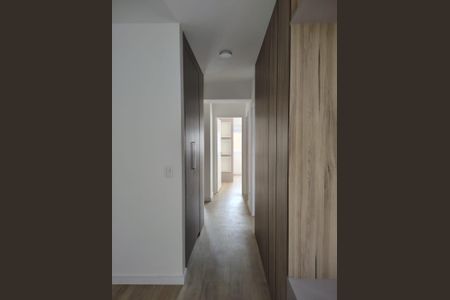 Apartamento à venda com 108m², 4 quartos e 2 vagas Apartamento à venda com 108m², 4 quartos e 2 vagasCorredor