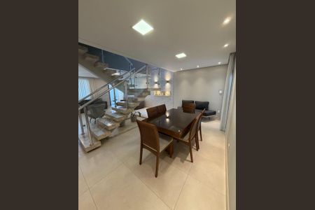 Casa à venda com 254m², 3 quartos e 4 vagassala 