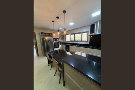 Casa à venda com 254m², 3 quartos e 4 vagascozinha 