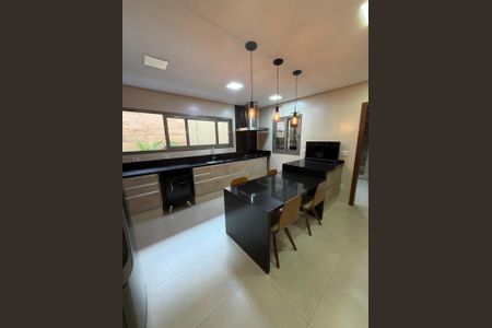 Casa à venda com 254m², 3 quartos e 4 vagascozinha 